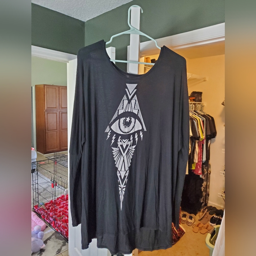 SOLD - Lauren Moshi Eye Print Oversized Long Sleeve Top - Picture 1 of 7